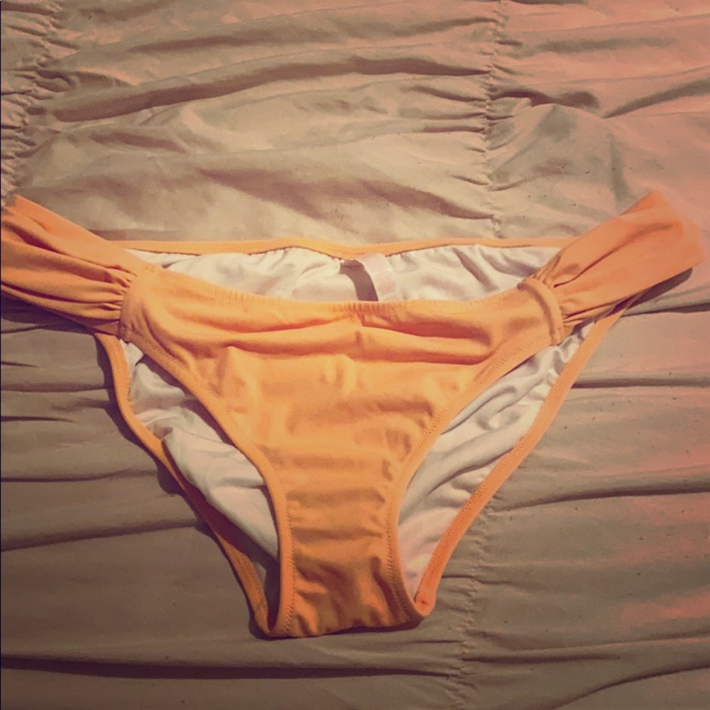 Swimwear bottoms peach color size Medium